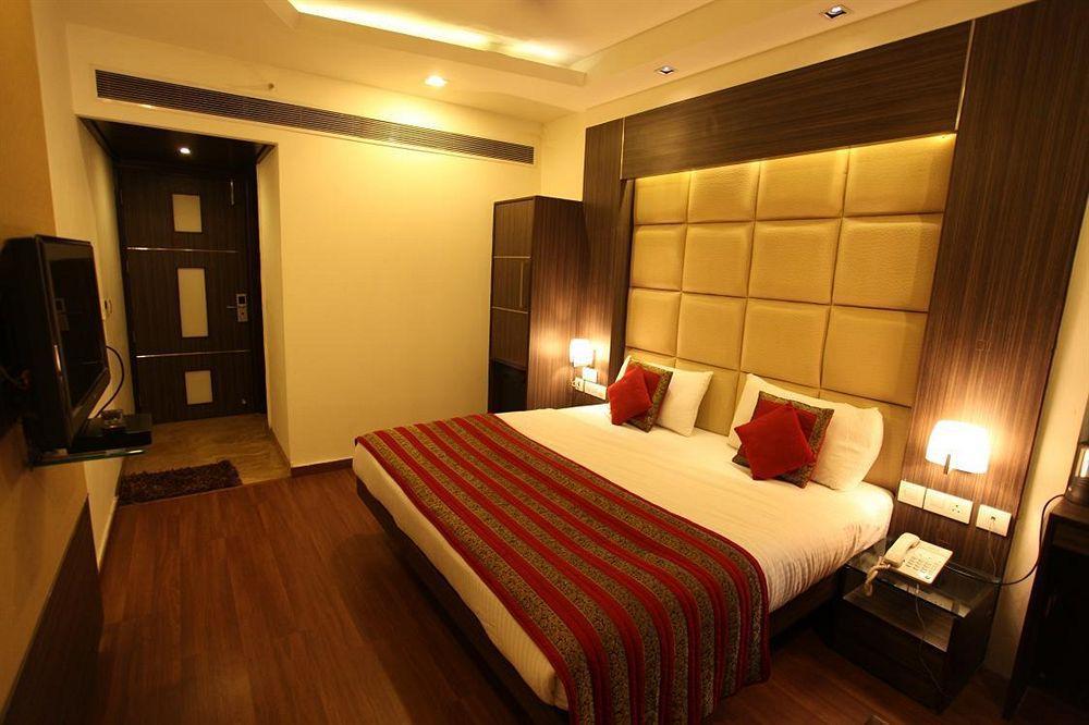 Отель The Prime Balaji Deluxe At New Delhi Railway Station - Free Airport Pickup Экстерьер фото
